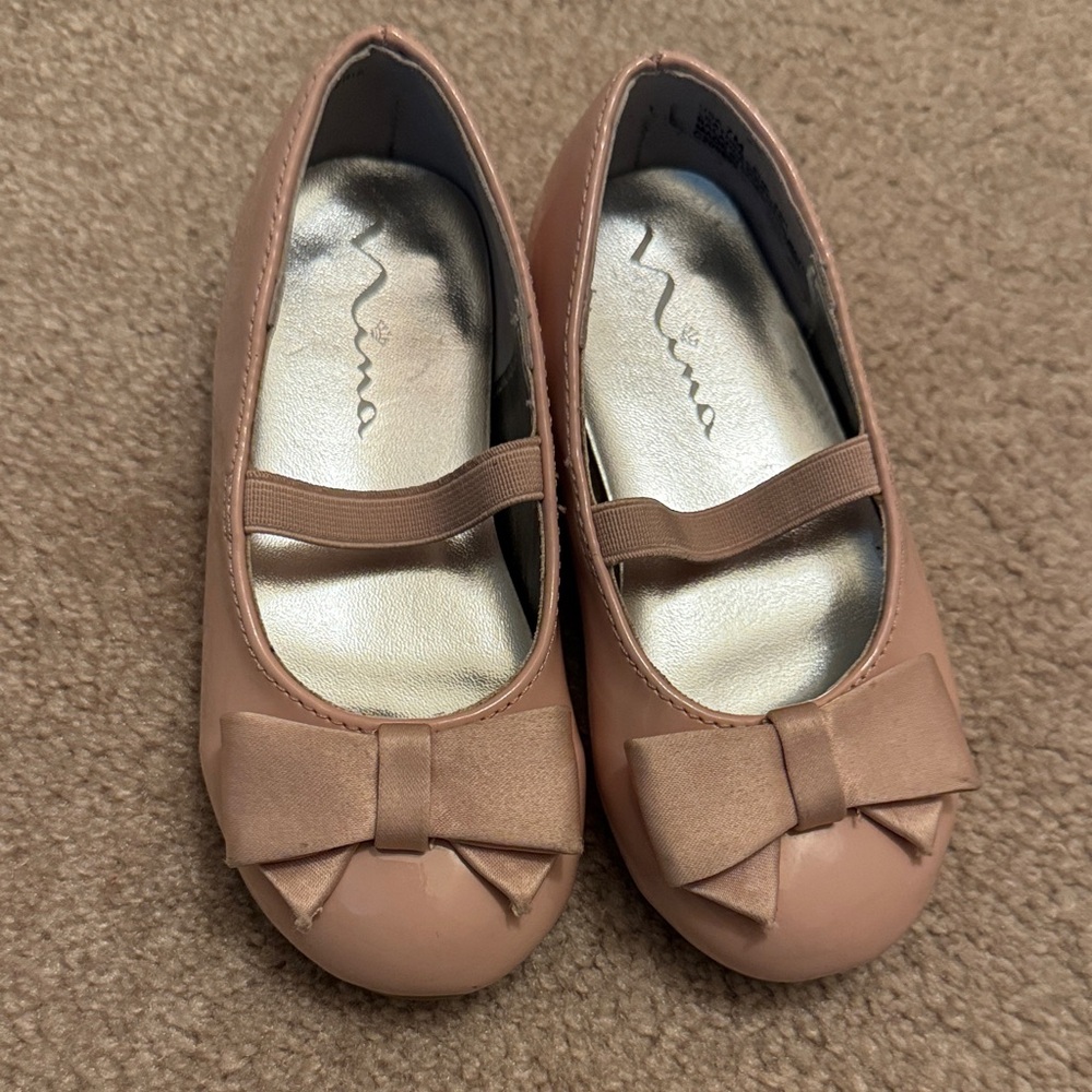 Nina Girls' Blush Dress Shoes with Bow